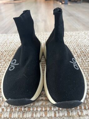 ALO Yoga Women Black Slip-On Sock Sneakers with Ivory Sole size 7